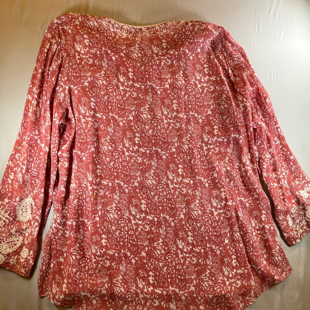 Chicos Tunic Blouse Coral Paisley Embroidered V-Neck Rayon Top Womens Size 3 XL - Picture 8 of 8